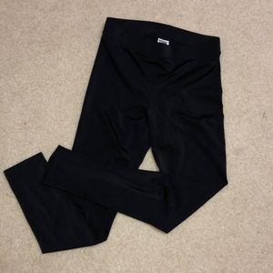 Victoria’s Secret PINK leggings.